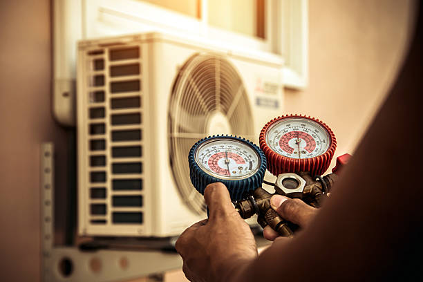 Professional Hvac technician working in Warsaw, NC